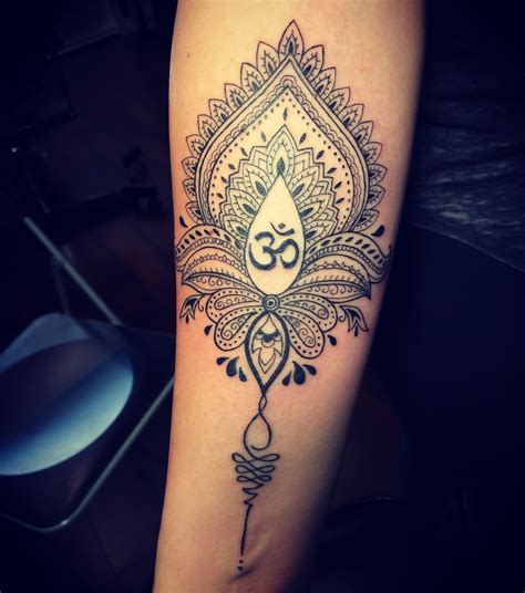 tatuajes hindues para mujer|Tatuajes Hindú